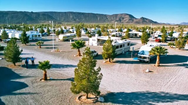 02-wagon-west-rv-park-quartzsite-arizona-desert-oasis-full-hook-up-big-rig-camping-sites