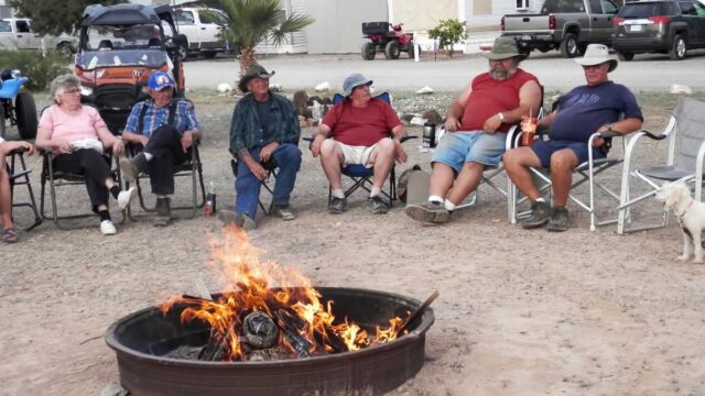 04-wagon-west-rv-park-quartzsite-arizona-desert-oasis-full-hook-up-big-rig-camping-sites