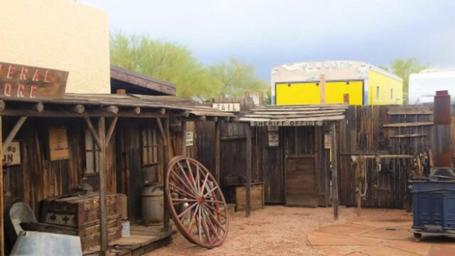 1000x780_western-town_preview-1024×539-1